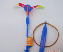 廠家直銷 發(fā)光發(fā)亮飛天陀螺仙子飛箭飛劍玩具，批發(fā)價低至588元